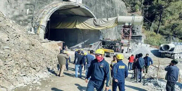 ریزش تونل در هند حادثه آفرید/ جان 40 کارگر محبوس در خطر است!