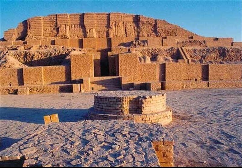 کشف بقایای یک خانه مسکونی هزاره چهارم پیش از میلاد در تپه‌های جهانی سیلک+جزئیات