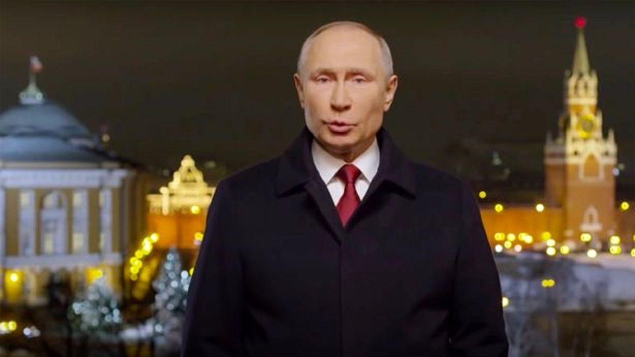 گاف عجیب تلویزیون محلی حین سخنرانی پوتین