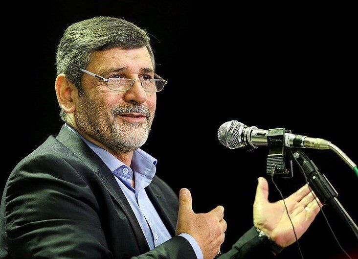 عضو مجمع تشخیص مصلحت نظام: دعایی هر صبح خودش روزنامه را به دفتر آقا می‌داد
