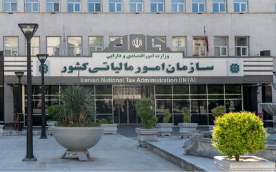 نمایش هوایی چتربازان بر فراز میدان آزادی تهران 2