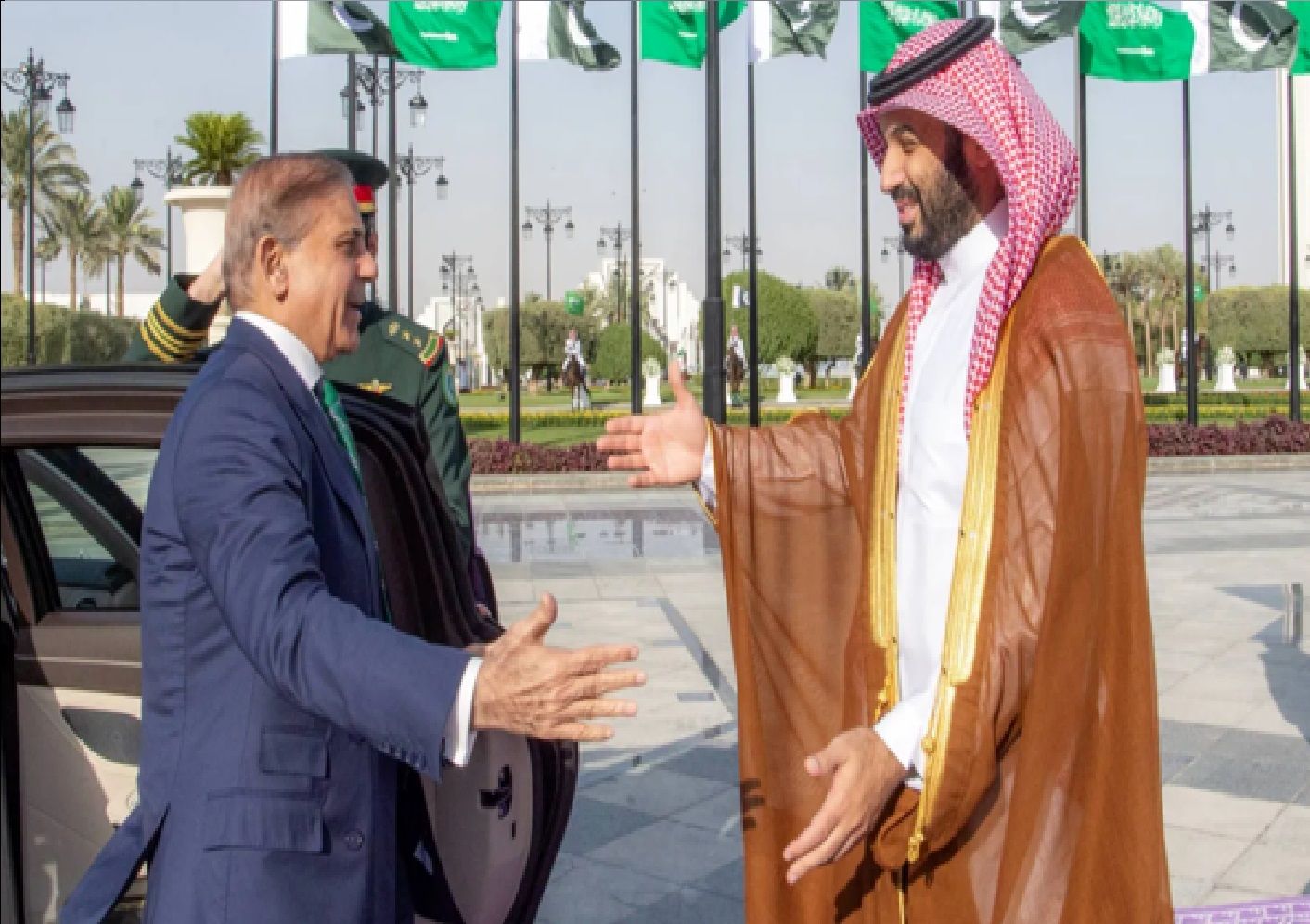 «بن سلمان» بدون اطلاع آمریکا با پاکستان توافق دفاعی امضا کرد
