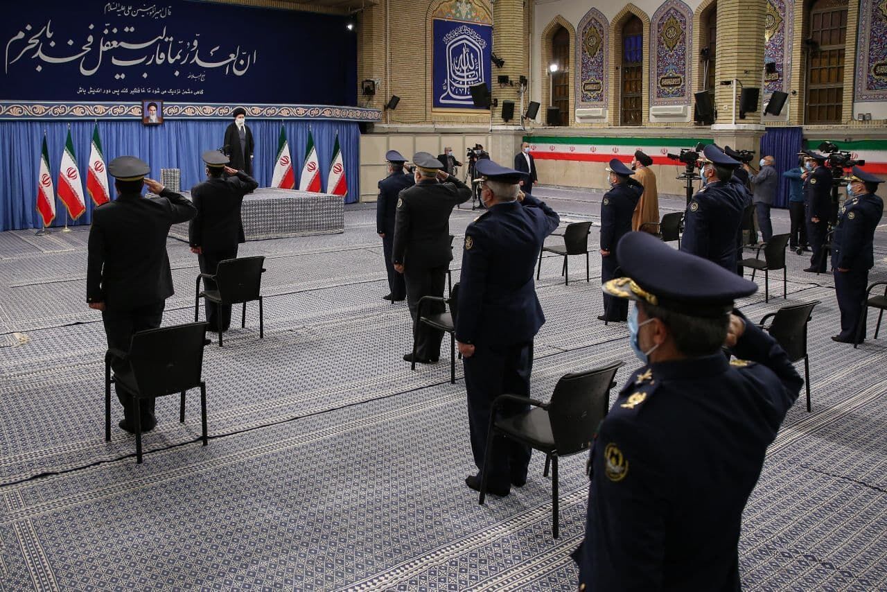 دیدار فرماندهان و پرسنل نیروی هوایی ارتش با رهبر انقلاب