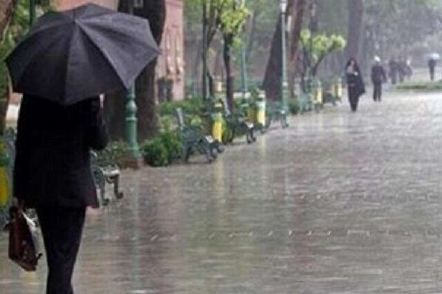 پیش بینی هوای تهران/ رگبار و رعد و برق در راه است