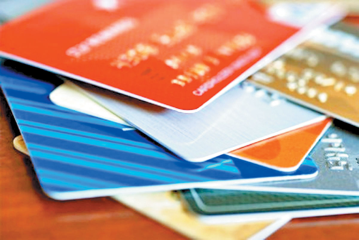 سونامی کارت‌های بانکی مهار می‌شود؟