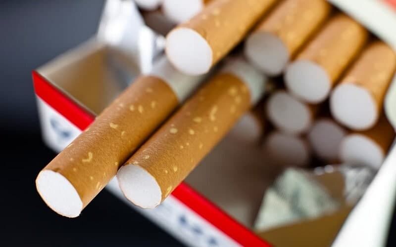 واکنش یک عضو مطبوعات به هدیه سیگار به خبرنگاران 