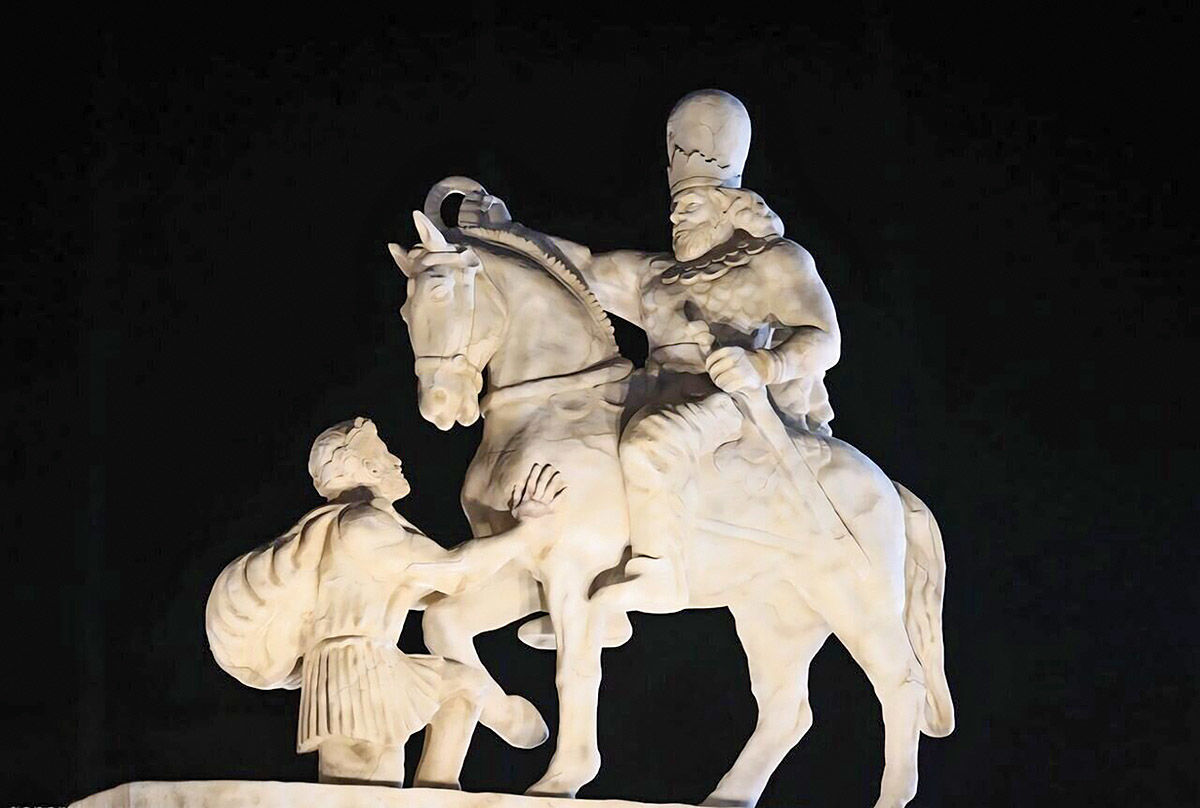 رونمایی از زانو زدن امپراتور روم در مقابل شاپور ساسانی