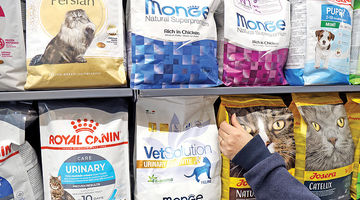 سایه قاچاق بر بازار غذای حیوانات