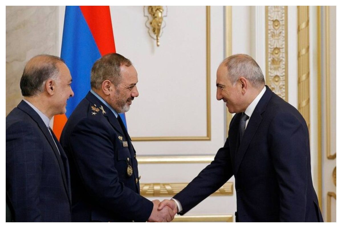دیدار وزیر دفاع ایران با پاشینیان