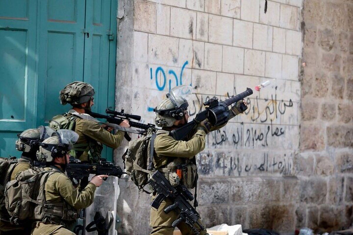 یورش نظامیان صهیونیست به مناطق مختلف کرانه باختری/بازداشت جوانان فلسطینی
