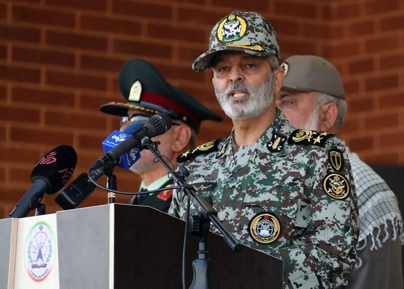فرمانده ارتش: رژیم صهیونیستی اگر می‌خواهد از ترسِ مرگ خودکشی کند ما مانعش نمی‌شویم