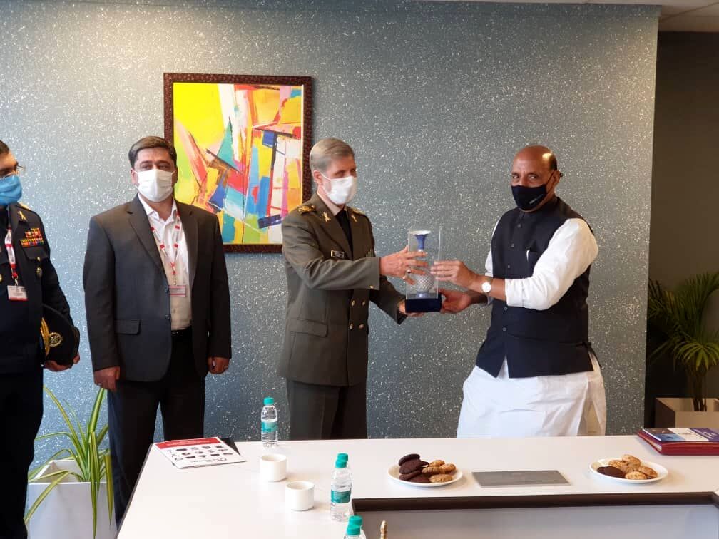 دیدار و گفتگوی امیر حاتمی با وزیر دفاع هند