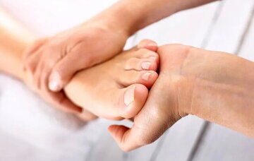 هشدار؛ بروز این علائم در ماساژ پا خطرناک است