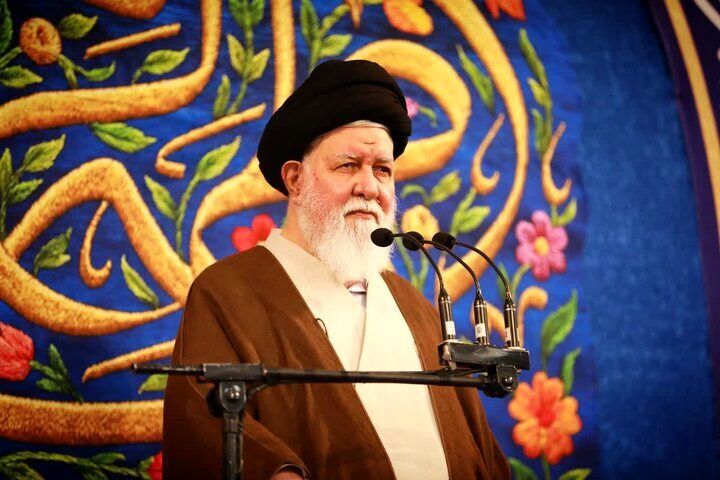 اظهارات علم الهدی درباره نوع حجاب زنان در دوران ساسانیان/ جامعه امروز در معرض جلوه‌های فسق، فجور، جنایت و منکرات شرعی قرار گرفته