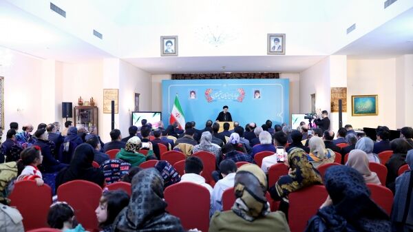 رئیسی: تاسیس دفاتر تجاری ایران در کشورهای مختلف باید با جدیت دنبال شود