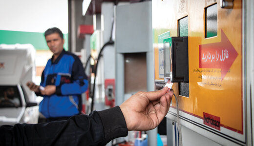 توضیح رئیسی درباره برنامه دولت برای توزیع بنزین