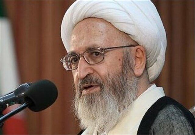 آیت‌الله سبحانی: نیروی انتظامی با احتکار و قاچاق دارو برخورد قاطع کند