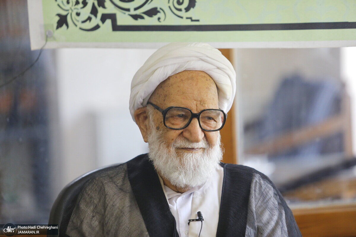 آیت‌الله مسعودی خمینی: آسیب به انسجام ملی از یک مثقال شروع می‌شود تا پیشروی‌های بیشتر/ محمدهاشمی: حملات تندروها تاثیری در تصمیمات شعام ندارد
 
