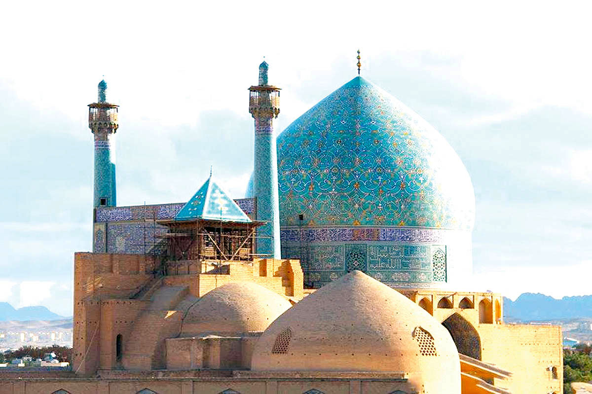 مرمت گنبد مسجد جامع عباسی پایان یافت