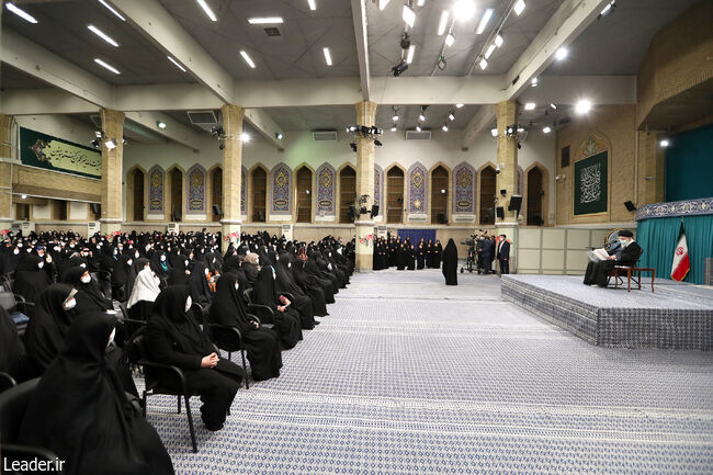 دیدار جمعی از بانوان با رهبر انقلاب