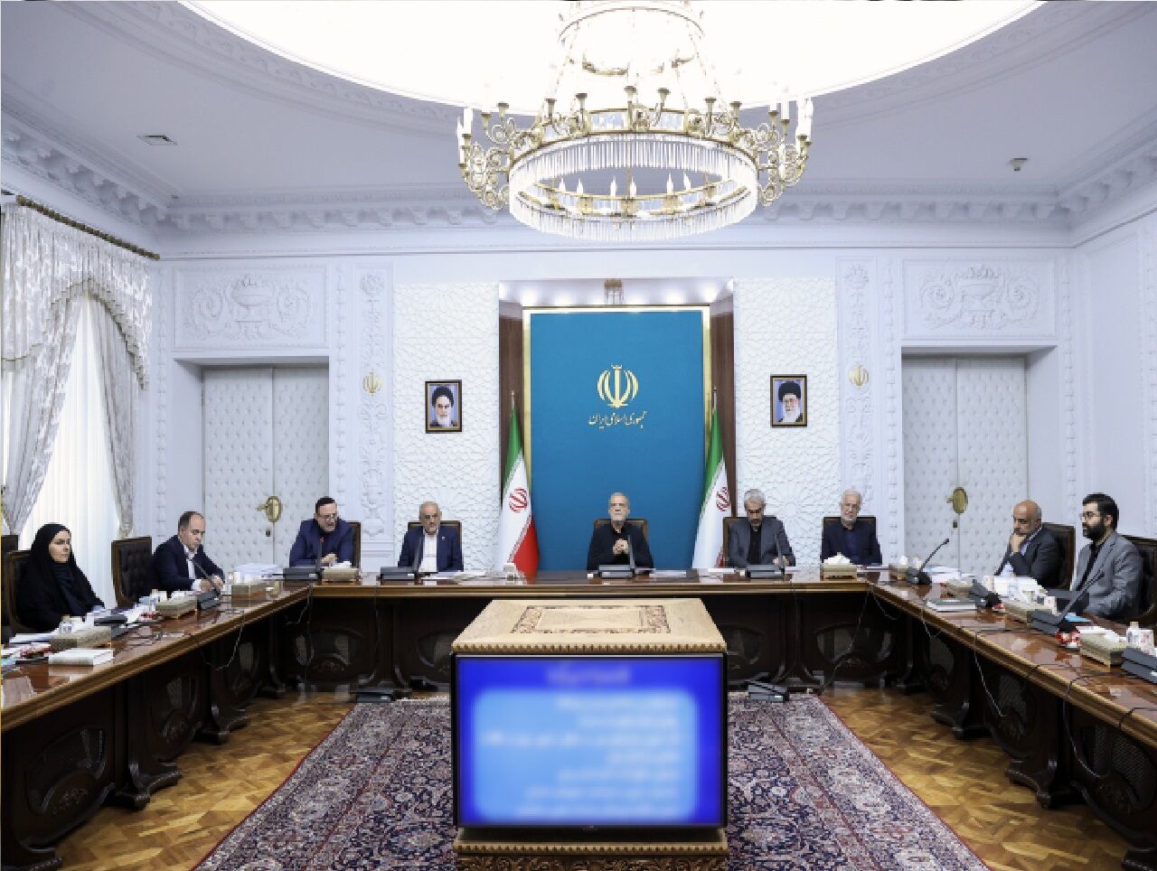 پزشکیان: سرمایه‌گذاری‌های مشترک در مناطق آزاد رویکردی «برد-برد» است