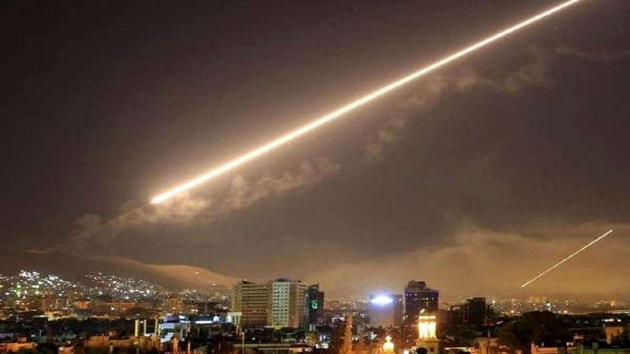 مقابله پدافند هوایی سوریه با اهداف ناشناس در آسمان دمشق