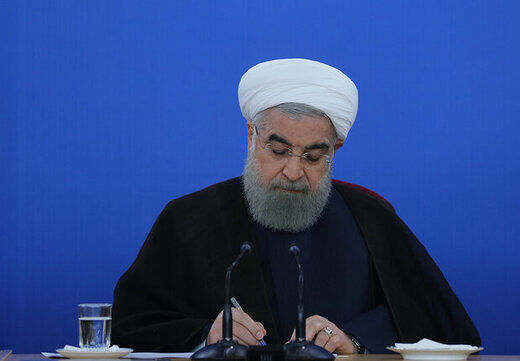 پیام تسلیت روحانی به سیدحسن خمینی و مادرش