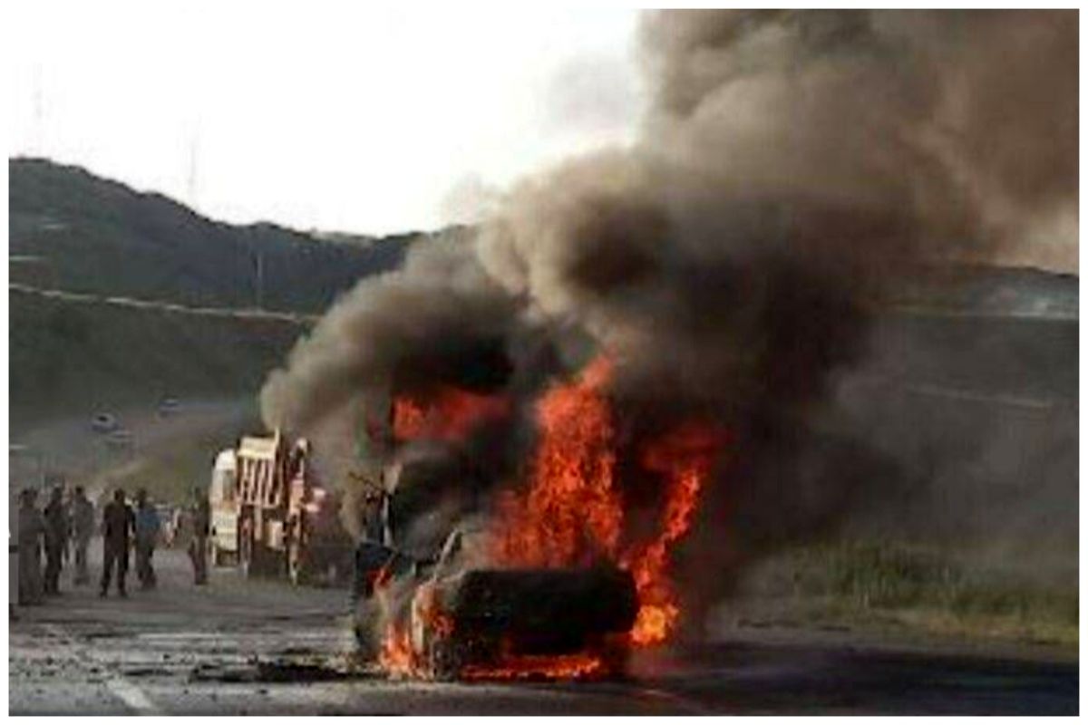 تصادف خونین کامیون با پژو / هر دو خودرو طعمه شعله‌ها شدند + عکس