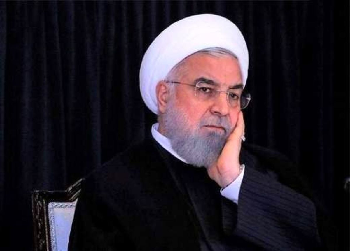 تصویری از حسن روحانی در مراسم یادبود آیت الله ری شهری 