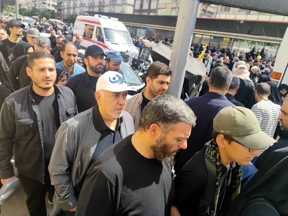 ظریف با پوششی متفاوت برای تشییع شهدای اقتدار آمد / عکسی از آرامگاه ابدی شهید سرلشکر باقری + تصاویر 2