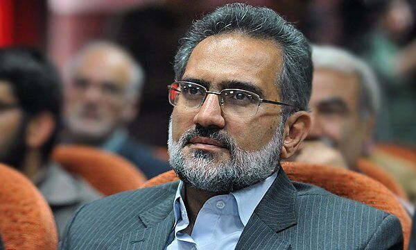 حسینی: در دولت روز تعطیل نداریم/ رئیسی خستگی‌ناپذیر کار می‌کند
