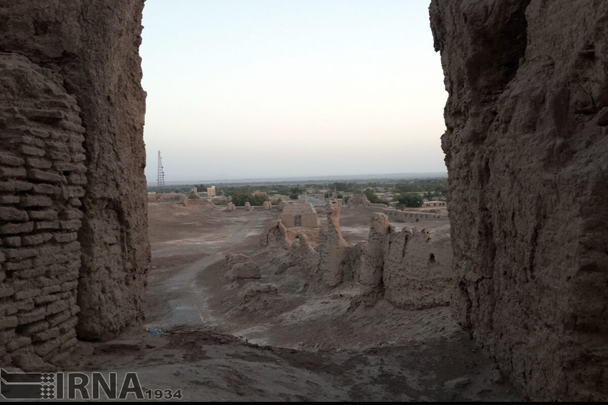 آسیب به بناهای تاریخی سیستان و بلوچستان / وضعیت سنگ‌نگاره‌های تاریخی چطور است؟