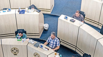 سرعت‌گیر خروج  پول حقیقی