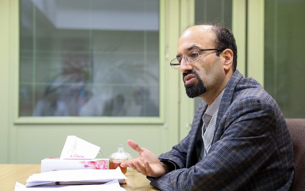 خیرخواهان: راهکار خروج از اعتراضات، بازنگری در قواعد حکمرانی است نه اقدامات مقطعی اقتصادی | برای رفع بحرانِ تحریم‌ها، انعطاف نشان دهیم