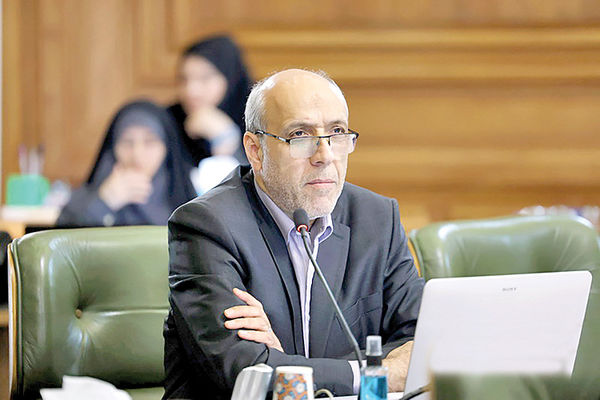 زمین چمن «رستوران» شد