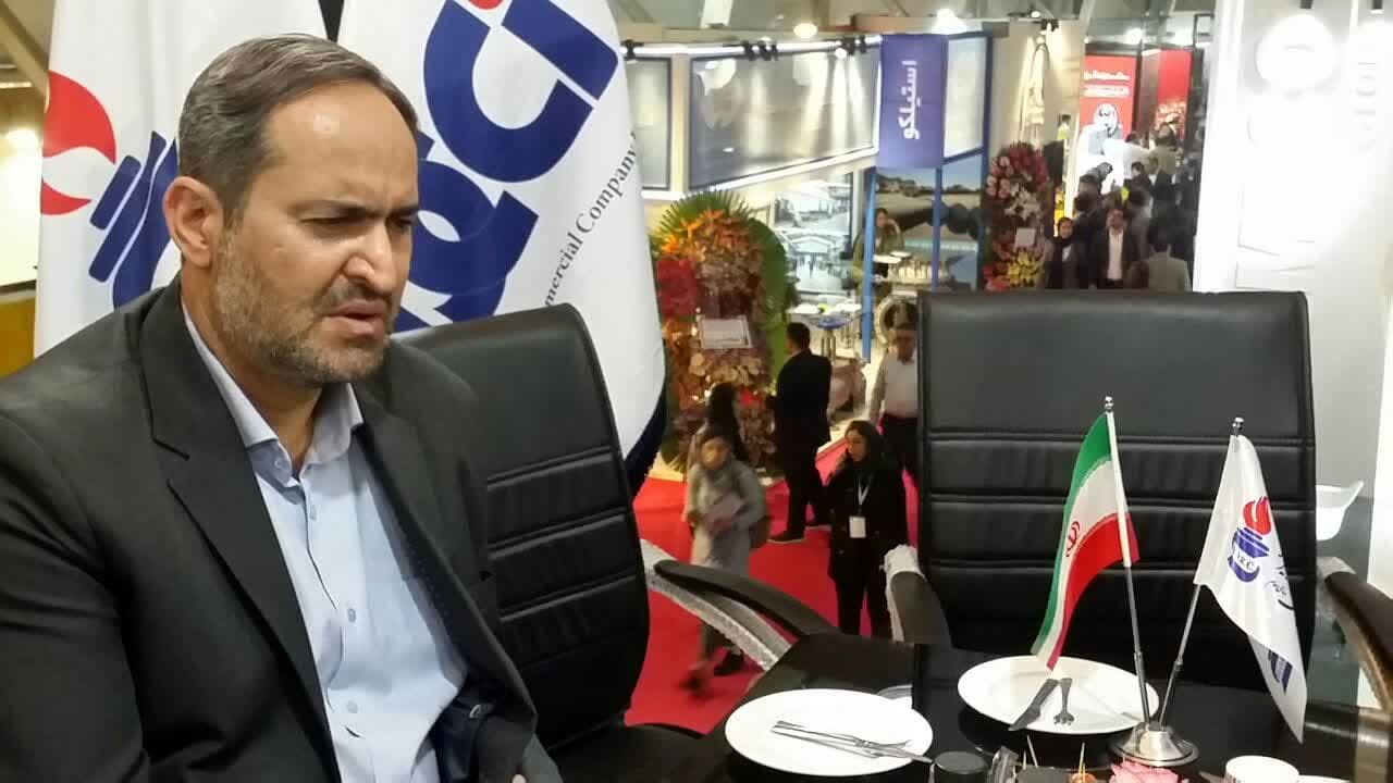  رئیس سازمان بسیج کارگران و کارخانجات کشور از غرفه های شرکت پالایش نفت تبریز بازدید کرد