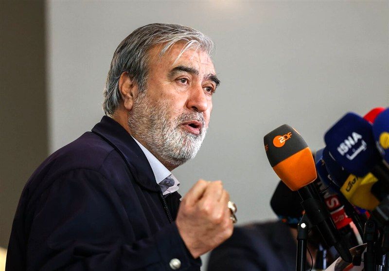 رئیس کمیسیون امنیت ملی: نیروهای مسلح ایران نیت شوم متجاوزان را در نطفه خفه کردند / گریبان آمریکا را تا شکست نهایی خواهیم گرفت / واشنگتن به فرار خود از منطقه سرعت دهد