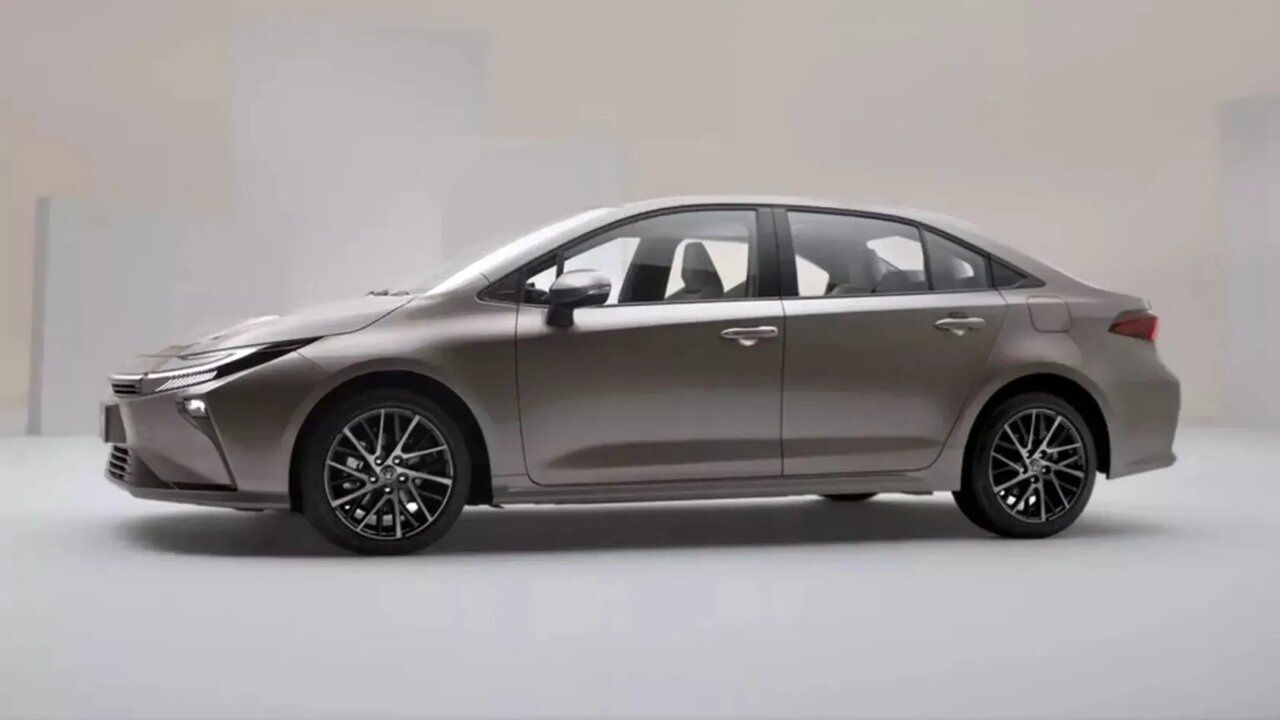 تویوتا کرولا نیوفیس در بازار ایران / عکس