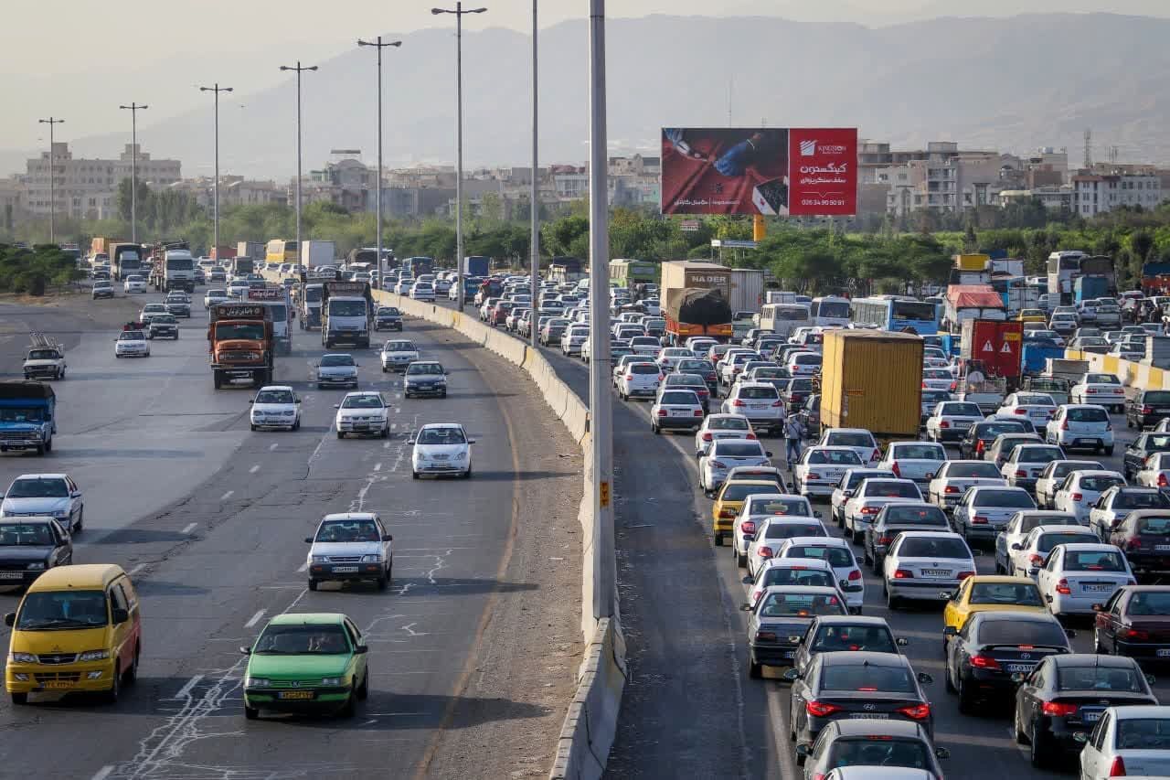 ترافیک در آزادراههای استان البرز/ رانندگان احتیاط کنند