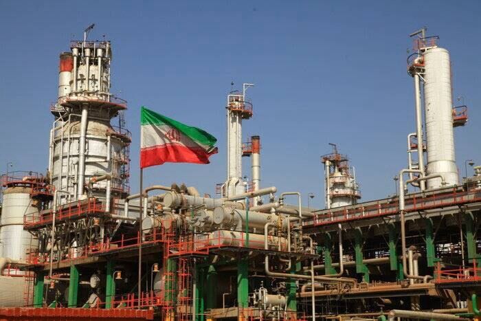 سال‌نگار آوای پالایش شرکت پالایش نفت تهران رونمایی شد