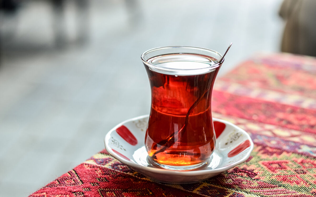 قیمت روز چای ایرانی و خارجی در بازار شهریور ۱۴۰۴/ گران‌ترین چای بازار کدام است؟