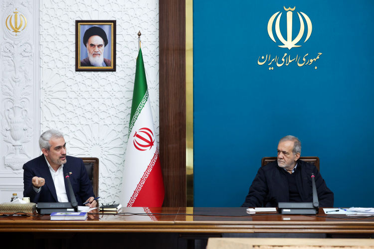 پزشکیان: تضعیف داخلی در شرایط فشار بیرونی، به کشور آسیب جدی می‌زند / مفقود شدن منابع در نظام مالی کشور غیرقابل قبول است