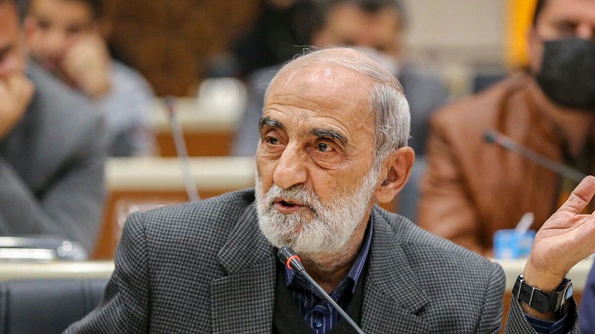حسین شریعتمداری برای دولت سوئد خط و نشان کشید