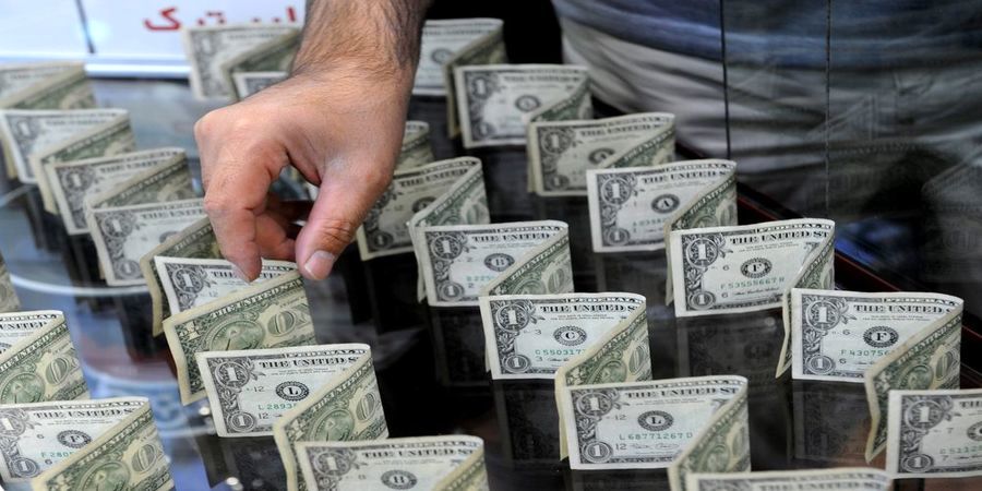 آیا قیمت دلار به زیر ٢٠ هزار تومان می رسد؟ 