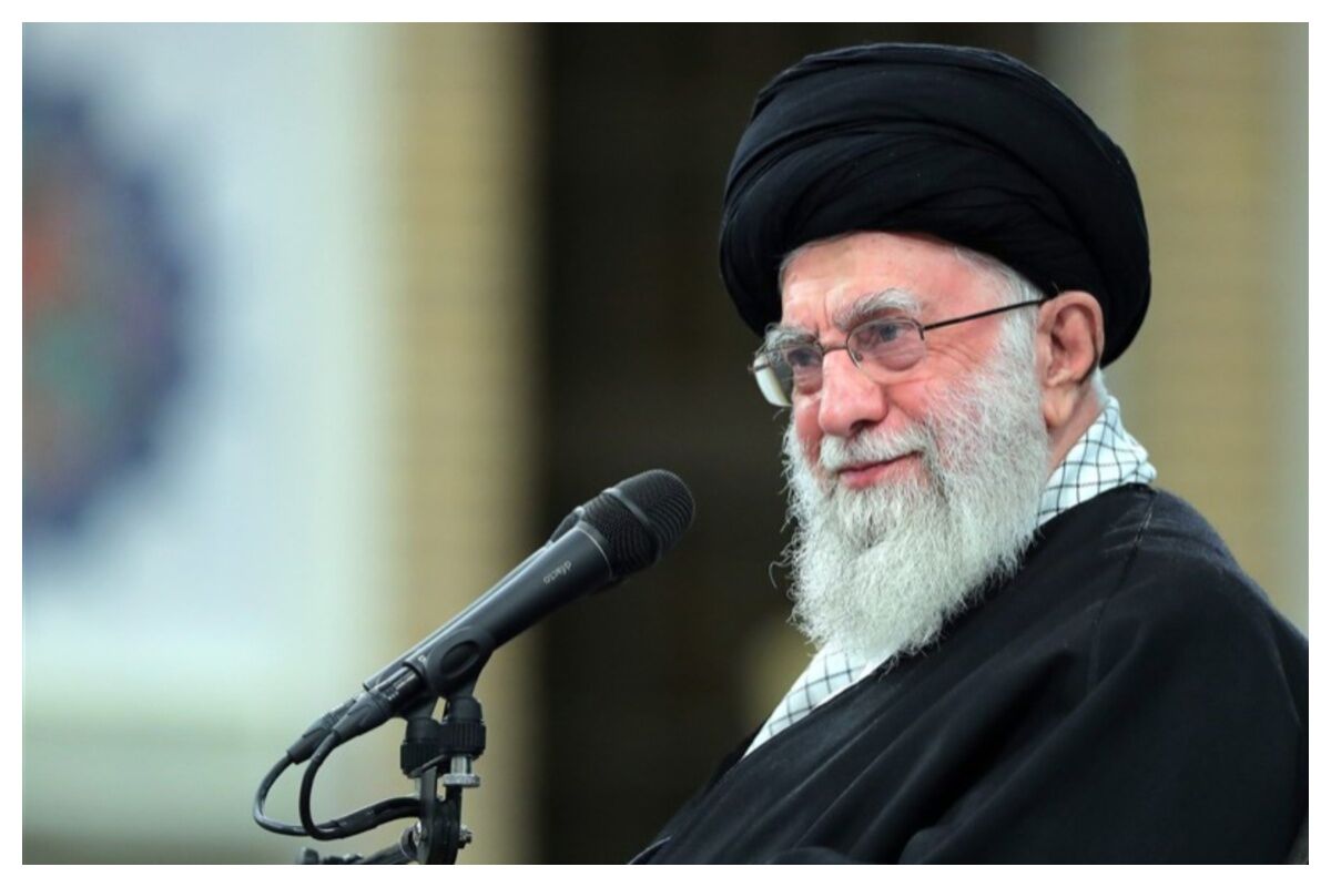بازدید یک ساعته رهبر انقلاب از نمایشگاه دستاوردهای صنعت دفاعی کشور+ تصاویر