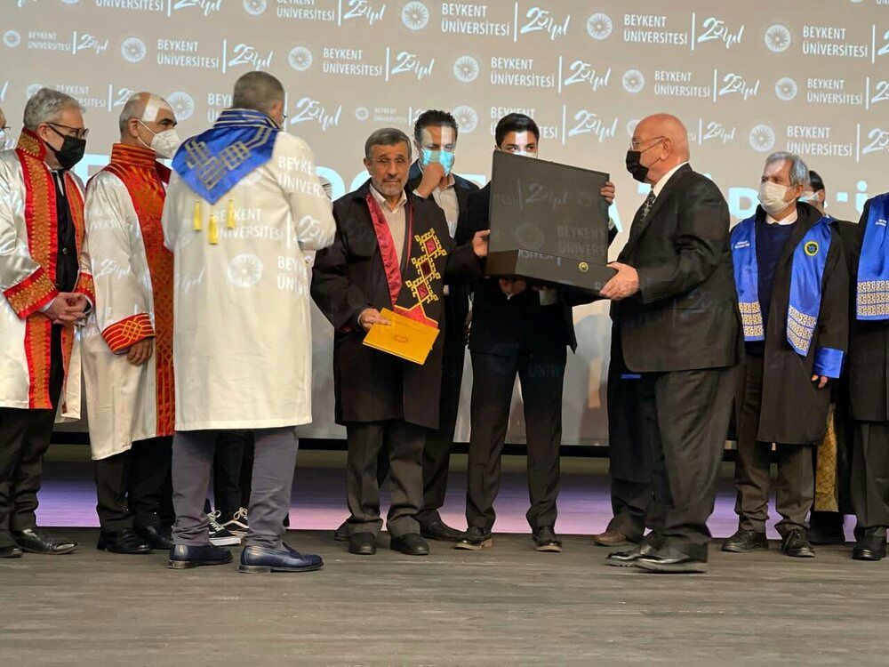 مراسم اعطای دکترای افتخاری به احمدی نژاد در ترکیه+تصاویر