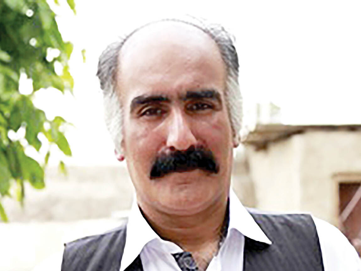 گردهمایی شاعران بر سر مزار زرویی نصرآباد