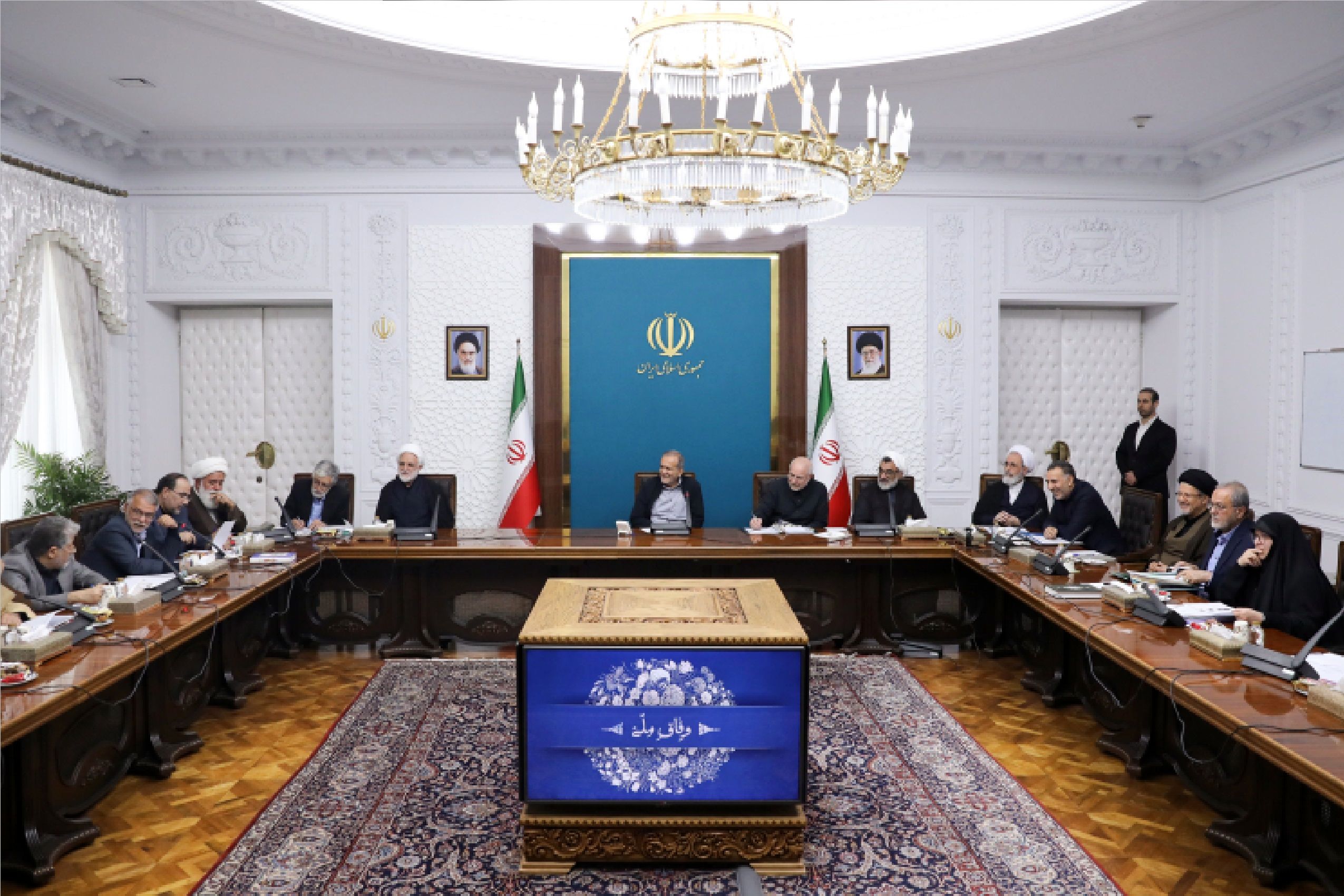 پزشکیان: مساجد بهترین کانون برای ساماندهی امور اجتماعی و ارتقای کیفیت زندگی در محله‌هاست