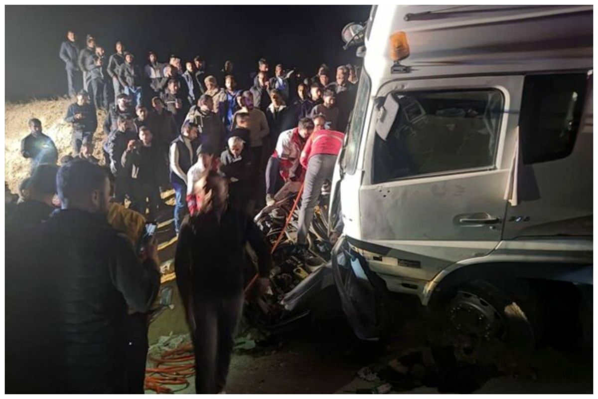 تصادف مهیب یک تریلی با 12 خودروی سواری در جاده ارومیه+آمار تلفات
