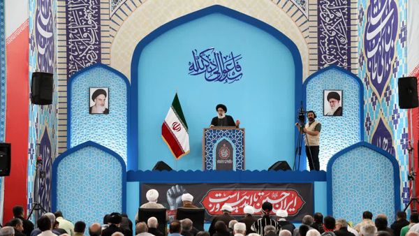 امام جمعه کرج: دشمن به دنبال ایجاد ناامیدی است